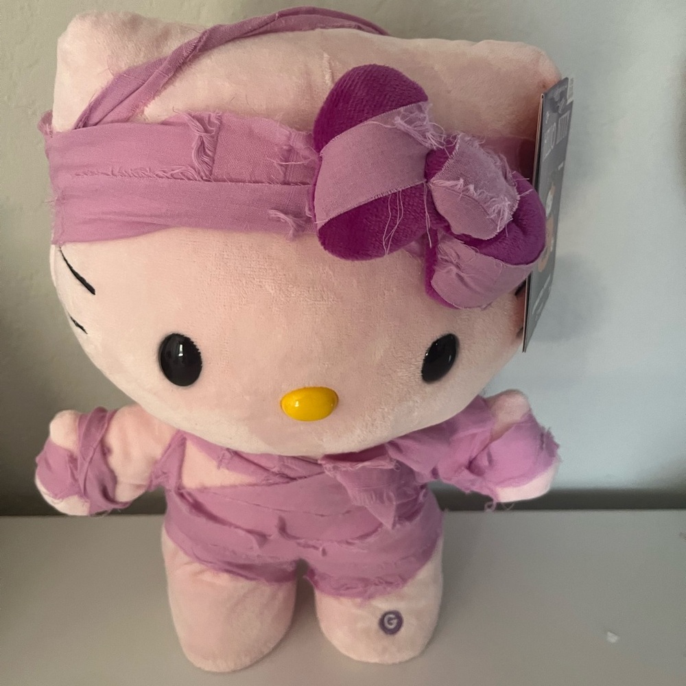 Hello kitty Halloween greeter